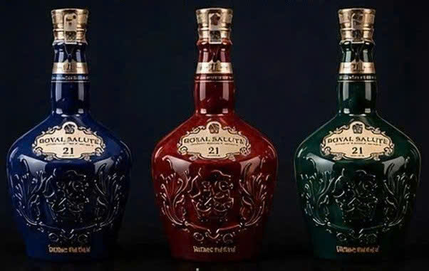 3 mau chai su cua Chivas 21 YO 700 ml