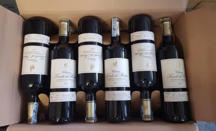 6 chai Chateau Land Bertin trong thung giay