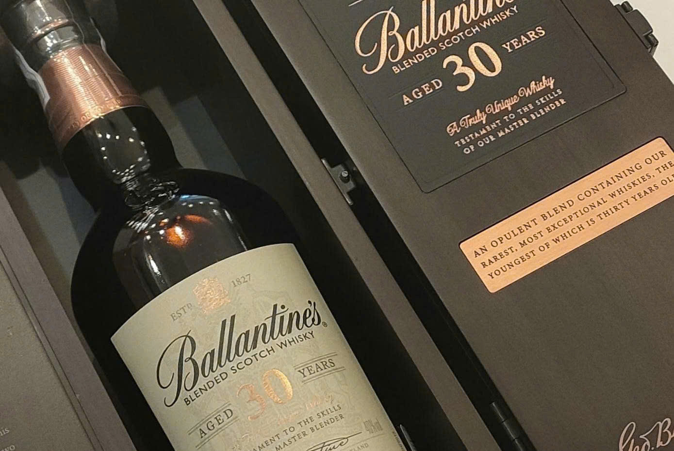 Cac chi tiet cua Ballantines 30