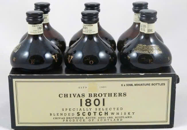 Chivas revolve 6 chai thung