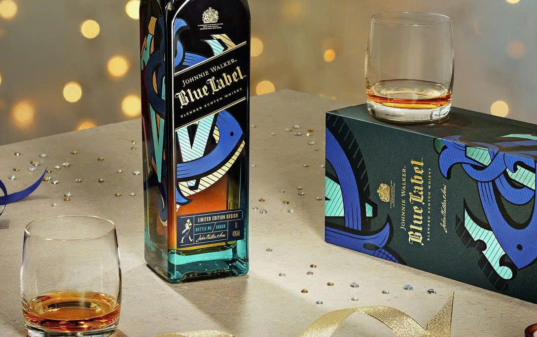 Chuan vi voi Johnnie Walker Blue Icon