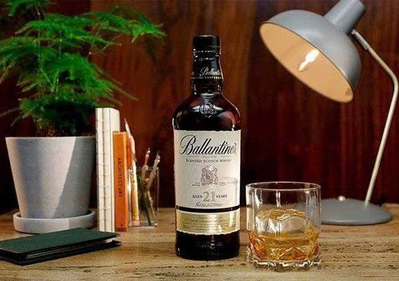 Dung chuan vị voi ballantines 21 yo