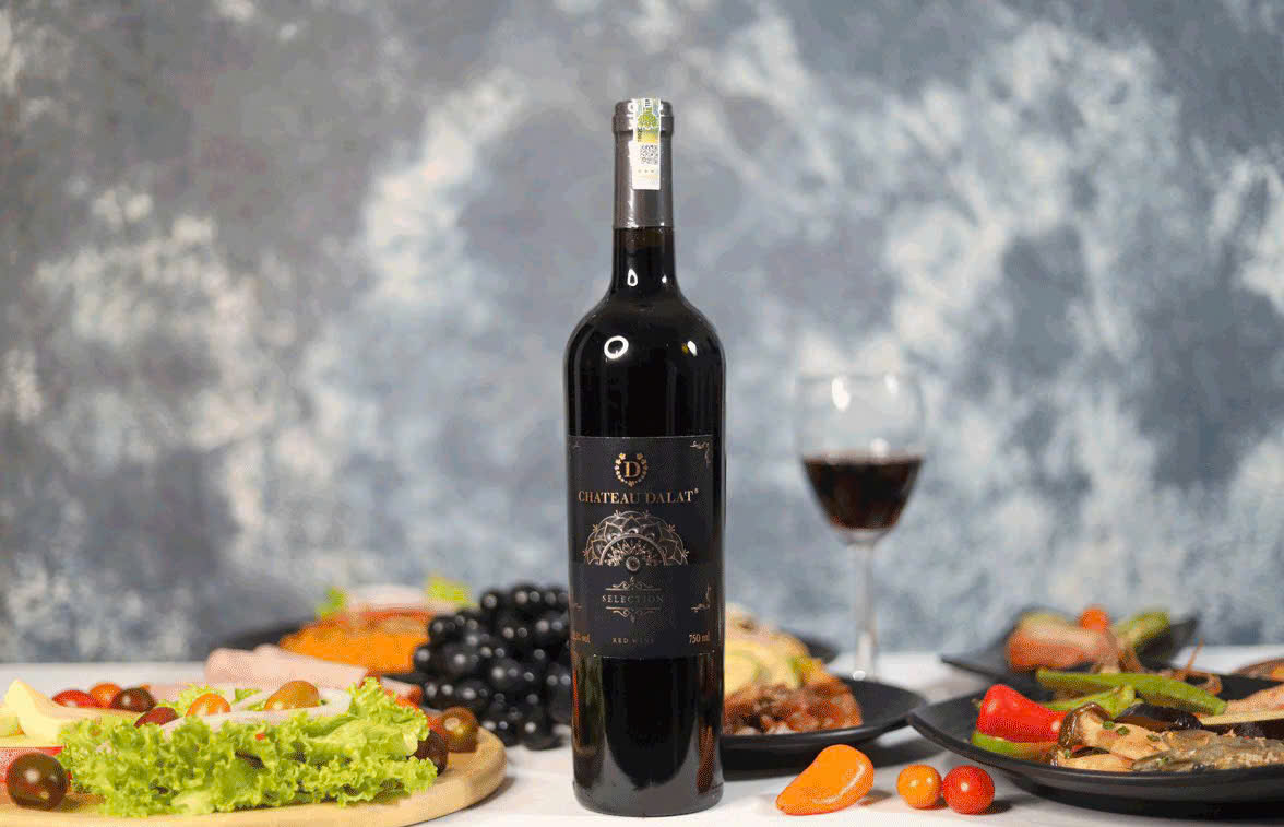 Dung dieu voi Chateau dalat selection 750 ml