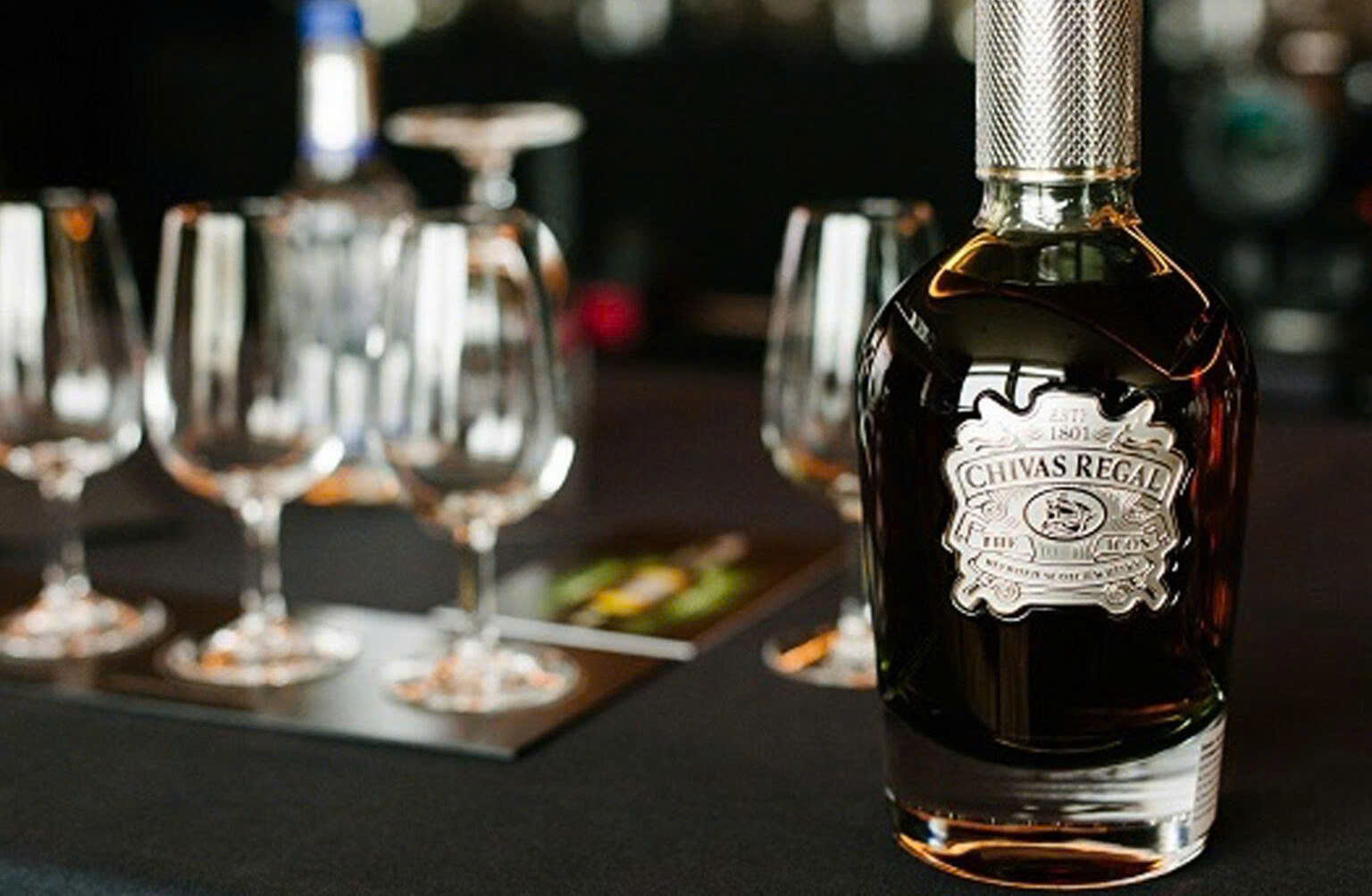 Dung dieu voi Chivas The Icon
