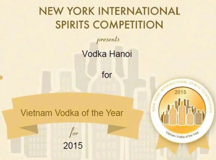 Giai thuong cho Vodka Ha Noi HALICO