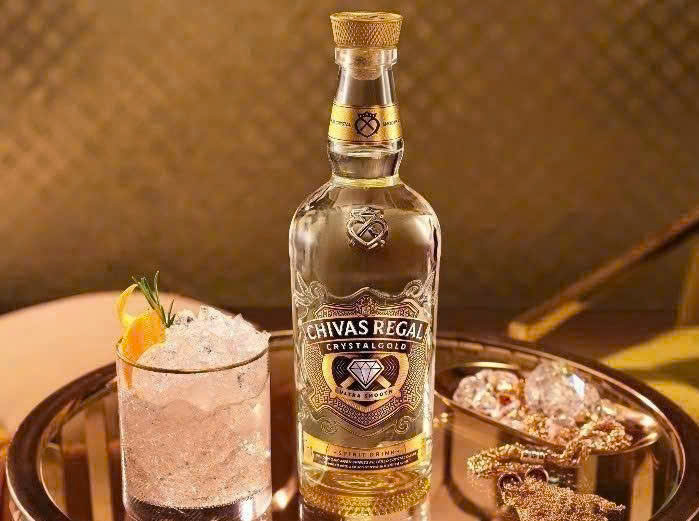 Gioi thieu Chivas Krystalgold 700ml
