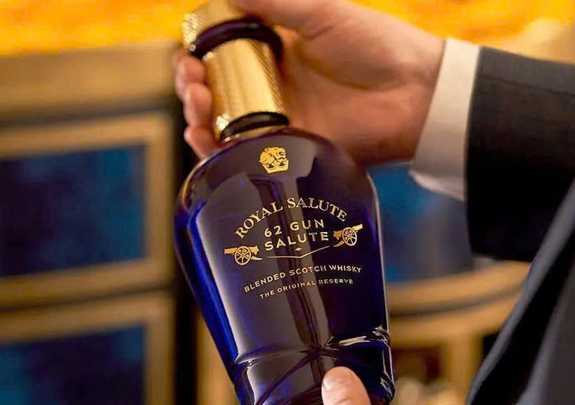 Gioi thieu Royal Salute 62 Gun Salute Chivas 62