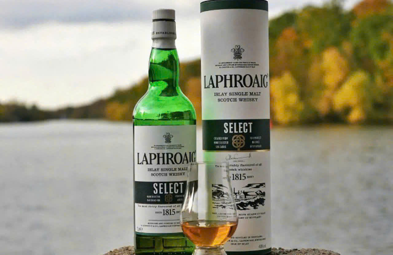 Gioi thieu Whisky Laphroiaig Select khoi cua Islay