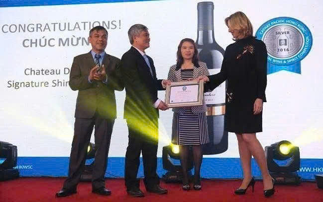 Le cong bo giai thuong Quoc te cho chateau dalat