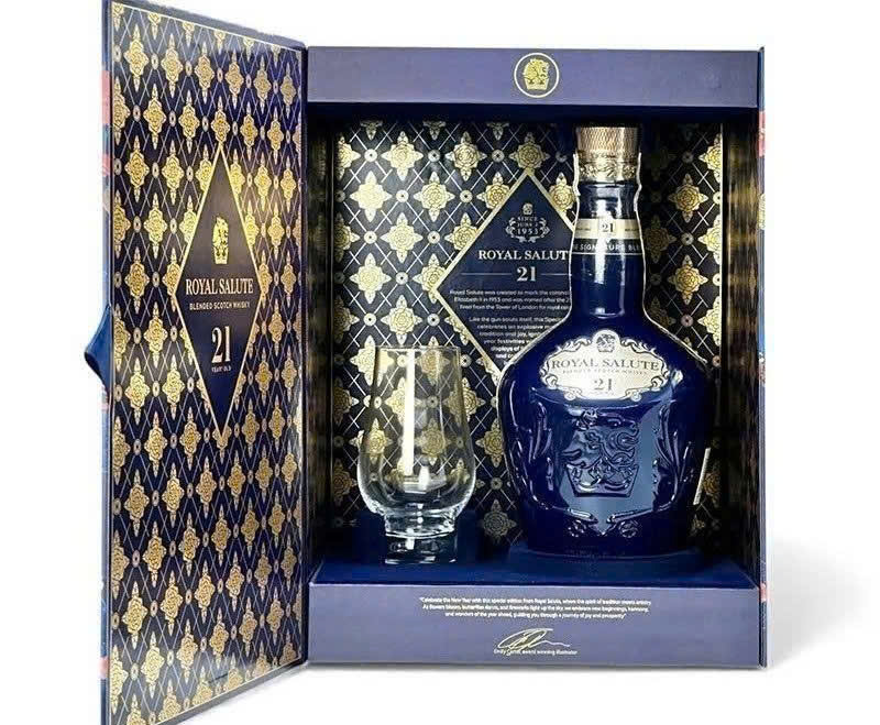 Mo hop chivas 21 Hop Qua 2027 700 ml