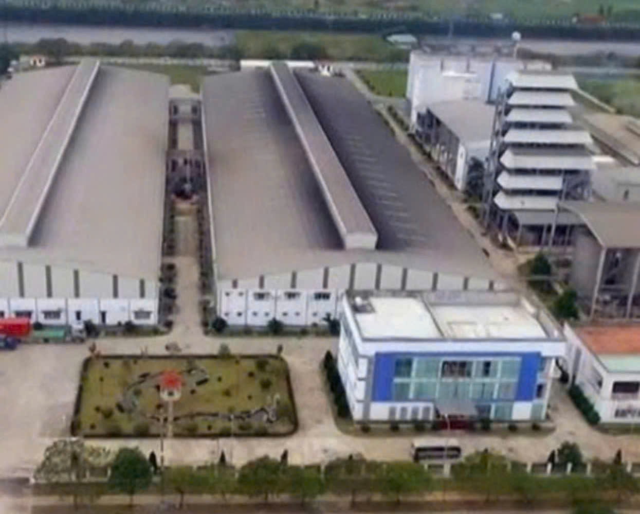 Nha may san xuat Vodka Ha Noi