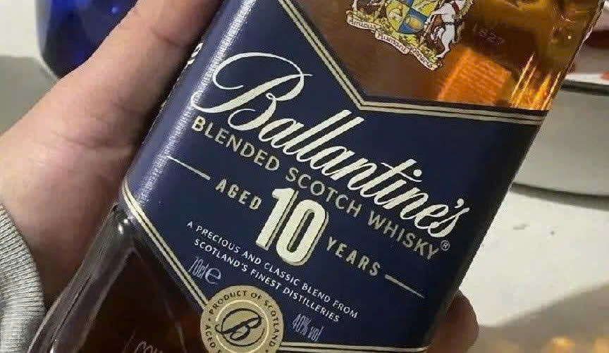 Nhan hieu Ballantines 10 YO