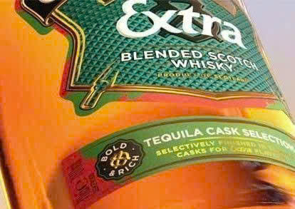 Nhan hieu Chivas Extra 13 Teqila Xanh la 700ml