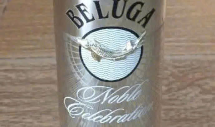 Nhan hieu Vodka Beluga Vang 700 ml