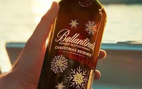 Nhan hieu ballantines christmas reserve