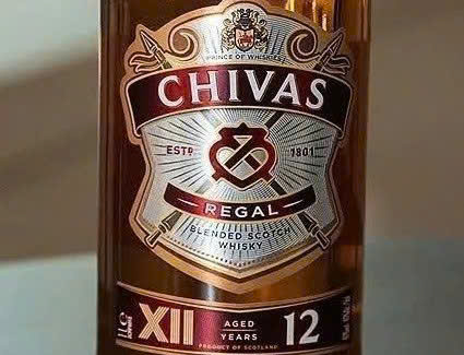 Nhan hieu chivas 12 nam 4 5 lit