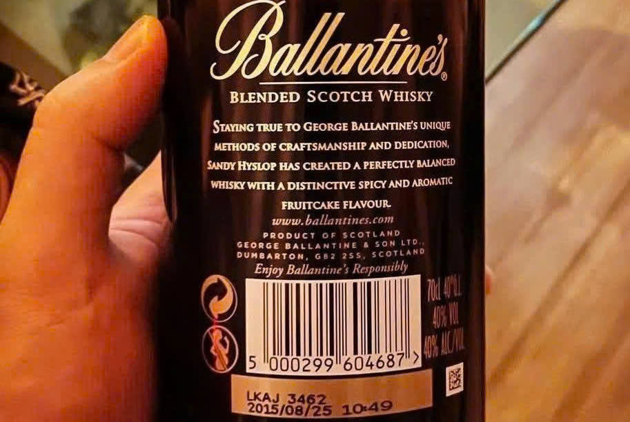 Nhan sau chai Ballantines 21 Signature Oak Edition 700ml