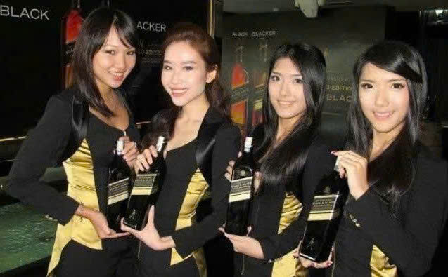 Quang cao Double Black cua Diageo.VN