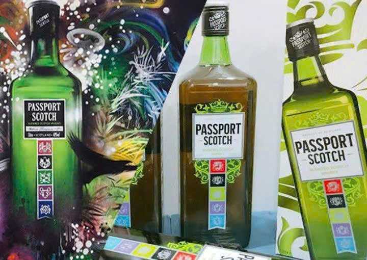 Quang cao Passport Scotch 1 lit