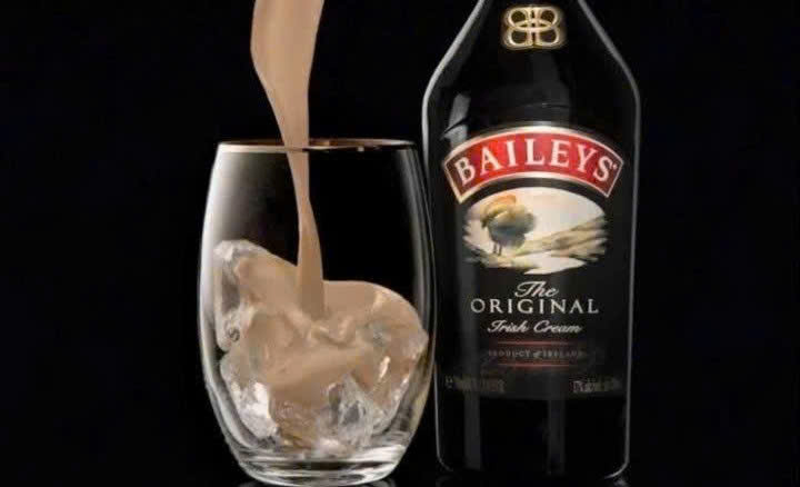 Quang cao Ruou Baileys 3