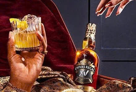 Quang cao ruou chivas 15