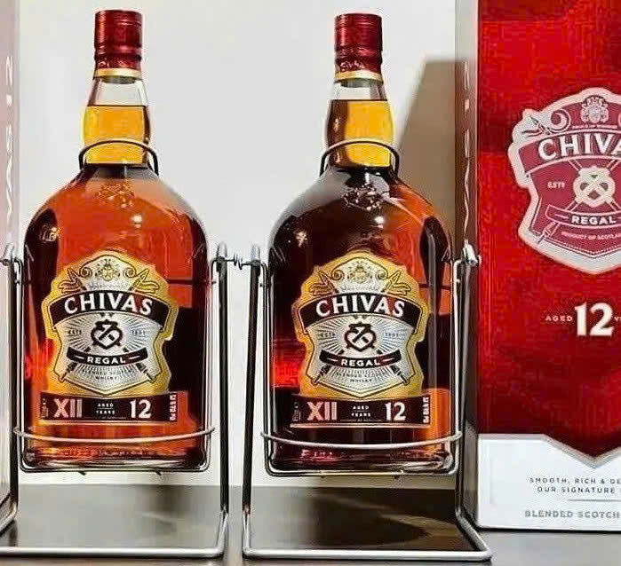 Ruou chivas regal 12 4 5 lit nhap khau Scotlan