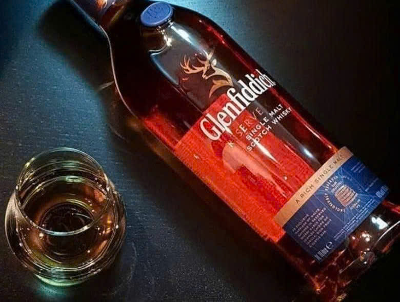 Thuong thuc Glenfiddich Reserve Cask dung chuan
