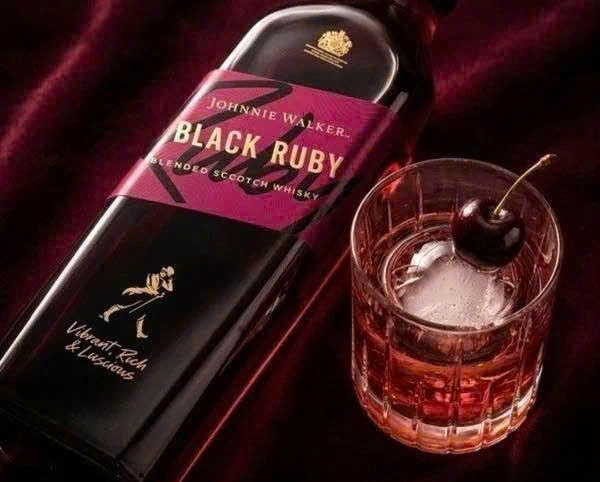 Thuong thuc Johnnie Walker Black Ruby 3