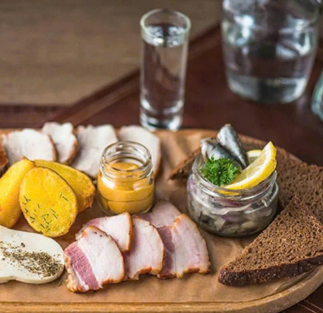 Thuong thuc ruou ha noi can 2 Lit