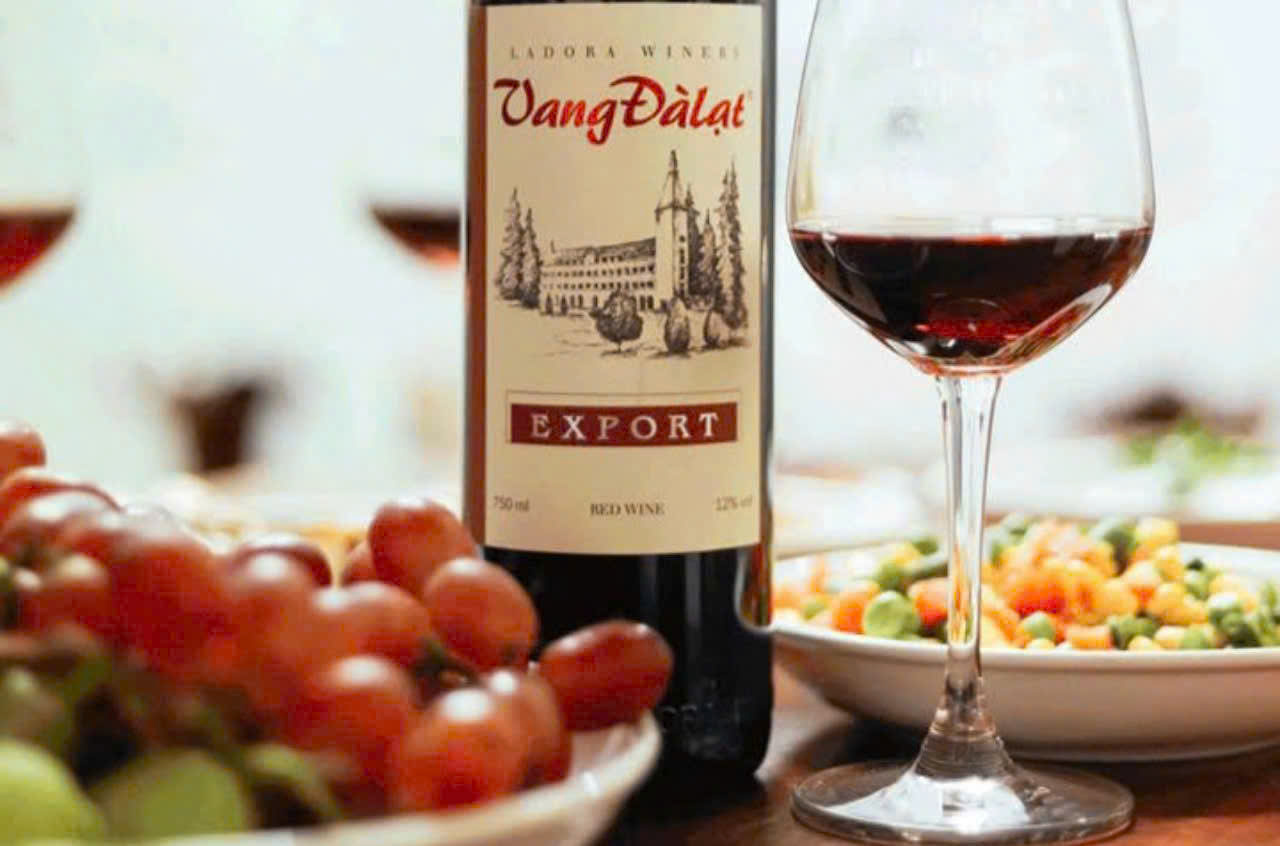 Thuong thuc vang da lat export red 12 do 750ml gia re