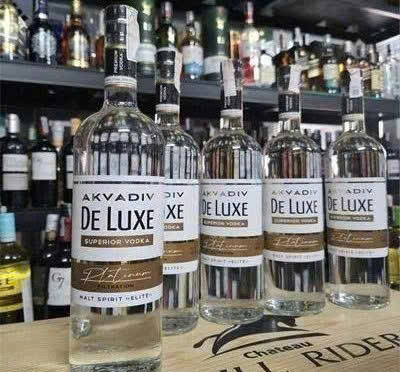 Trung bay Akvadiv DeLuxe Vodka 1 lit belarus