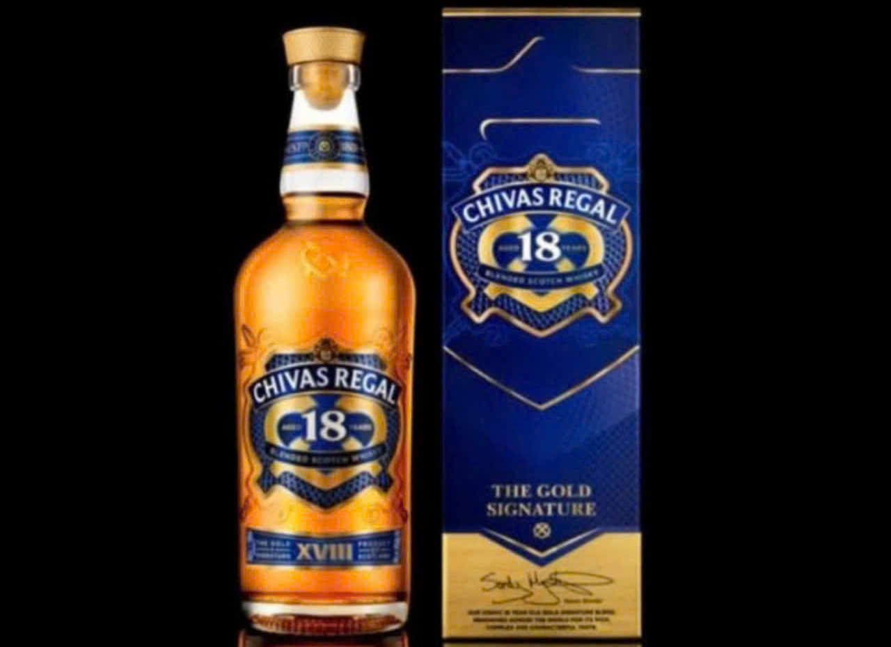 Trung bay Chivas 18 mau moi