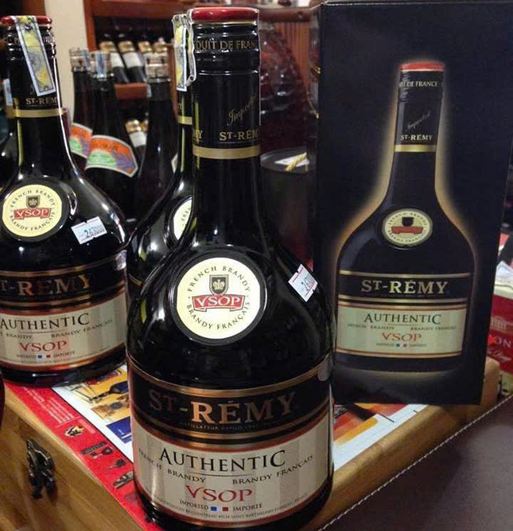 Trung bay ST Remy VSOP