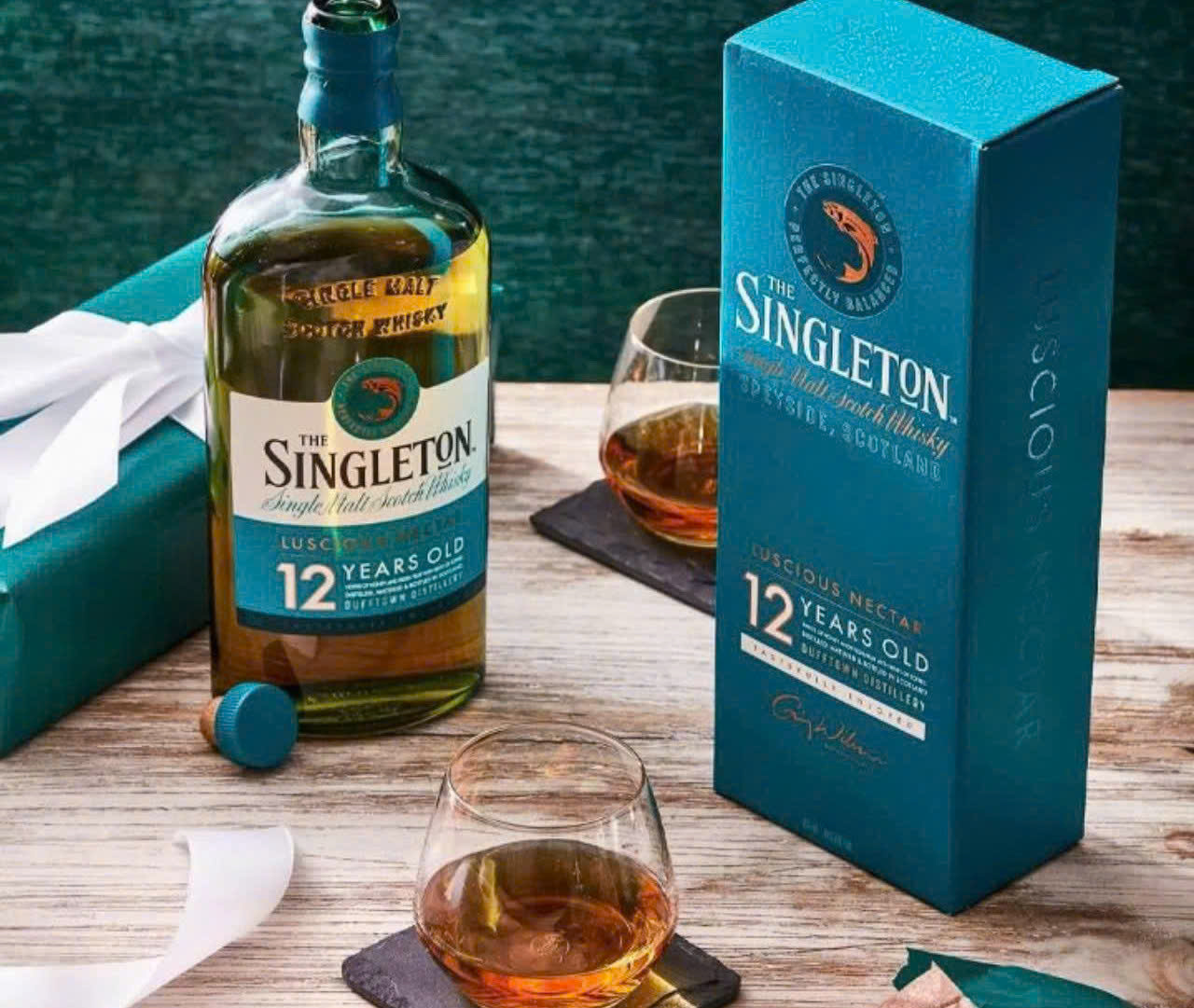 Trung bay Singleton 12 nam