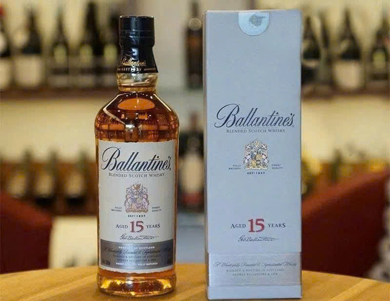 Trung bay ballantines 15 YO