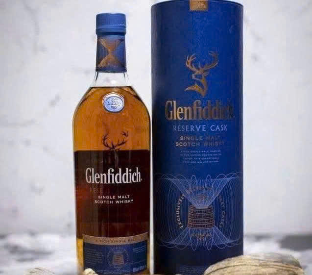 Trung bay mau Glenfiddich Reserve Cask