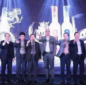 ban chu toa ra mat Vodka 94 Lo Duc