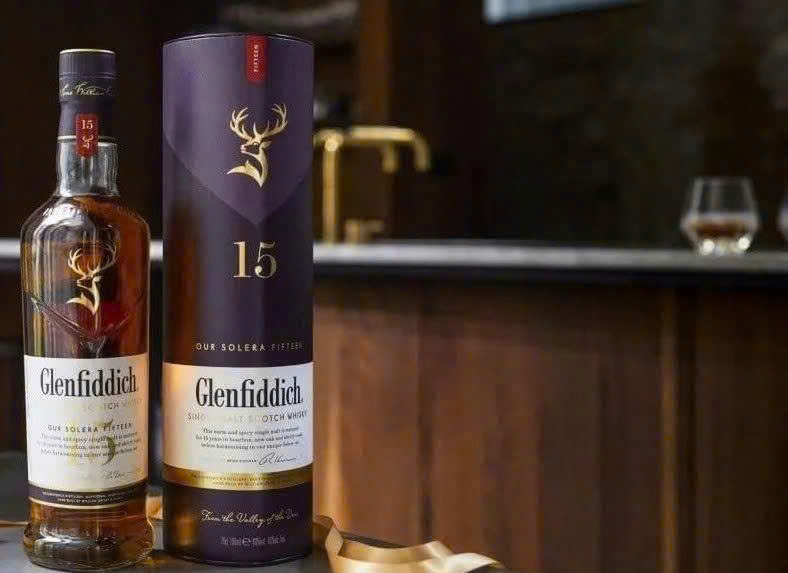bay mau Glenfiddich 15 nam