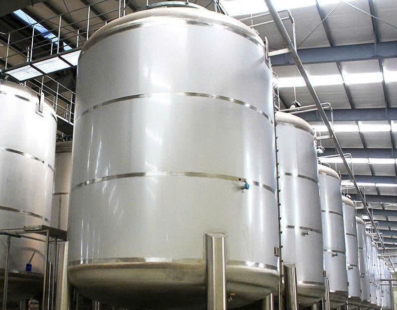 bon Tru Ruou mo ha noi