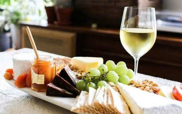 cach uong ruou vang trang casa palmera gia re