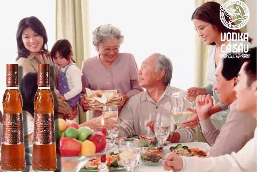 gia dinh voi ruou rom vang tao meo 500 ml
