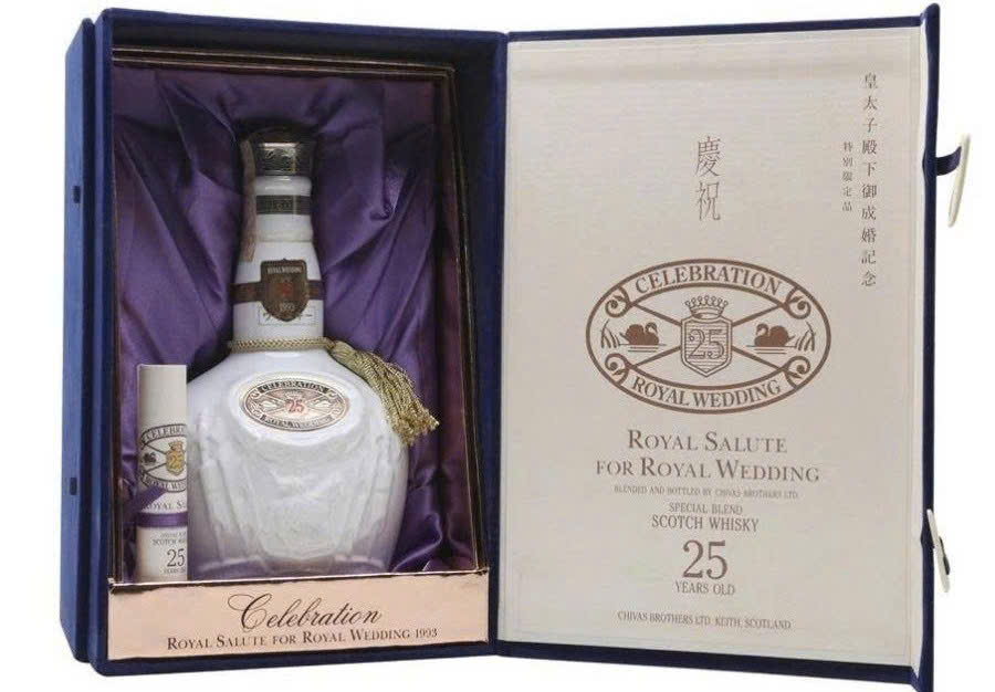 gioi thieu Royal Salute 25 YO Wedding