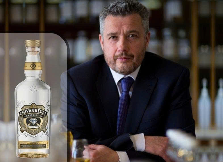 master blenders sandy Hyslop gioi thieu Chivas Crystalgold