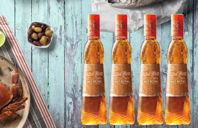 ruou mo rung rom vang 500 ml va hai san