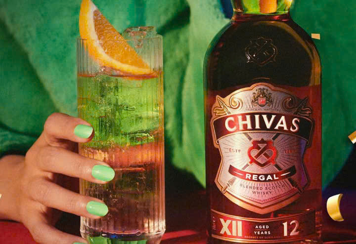 thuong thuc chivas 12 700ml mau moi nhat