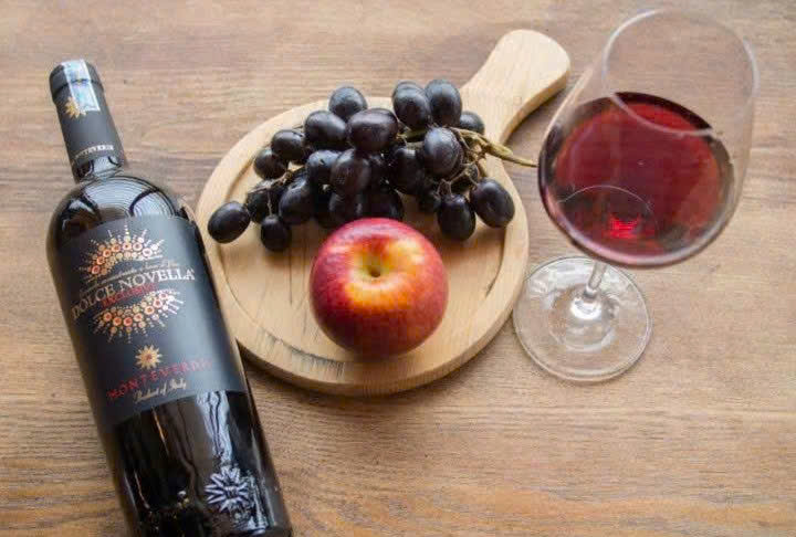 thuong thuc vang hoang de dac biet 750 ml dung chuan