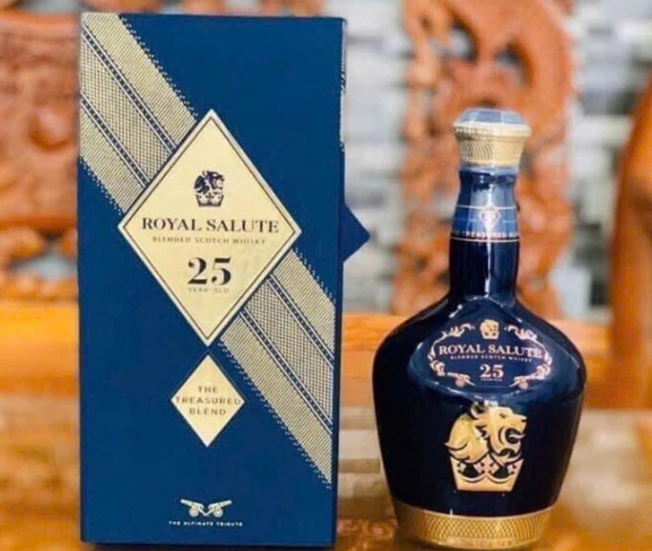 trung bay royal salute 25