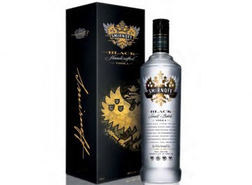 Mua-ban-Vodka-Smirnoff-Black-gia-re